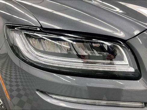 Used 2021 Lincoln Nautilus Reserve image 33