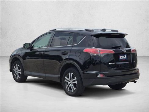 Used 2017 Toyota RAV4 LE FWD image 7
