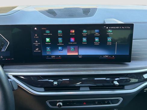 Used 2023 BMW X7 xDrive40i w/ Premium Package image 32