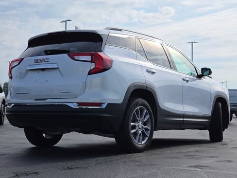 Used 2024 GMC Terrain SLT w/ Infotainment Package II AWD/4WD image 18