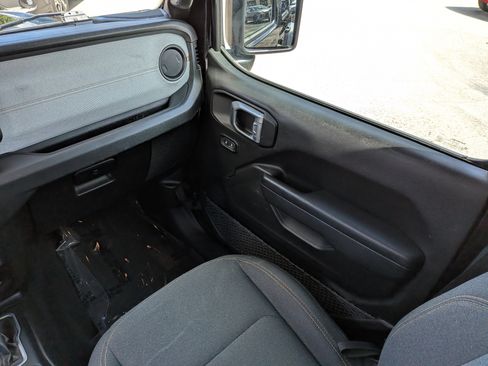 Used 2024 Jeep Wrangler Unlimited Sport AWD/4WD image 17