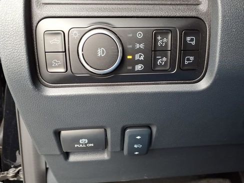 Used 2025 Ford F250 Lariat w/ Black Appearance Package AWD/4WD image 14