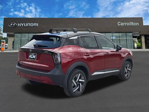 Used 2025 Nissan Kicks SV w/ SV Premium Package FWD image 5