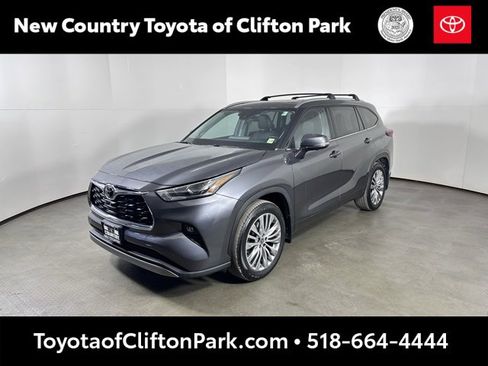Used 2023 Toyota Highlander Platinum image 7