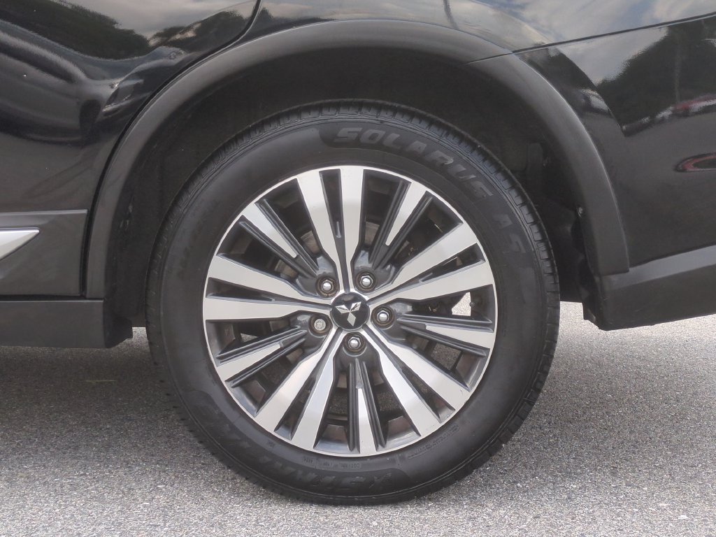 Used 2020 Mitsubishi Outlander ES FWD image 20