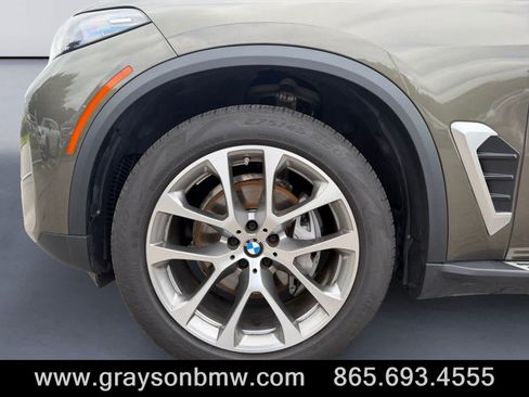 Used 2026 BMW X5 xDrive40i AWD/4WD image 9