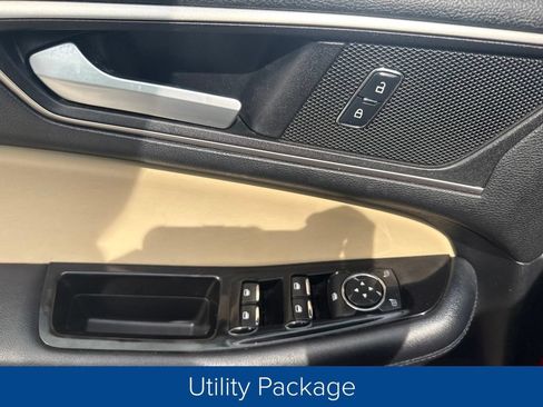 Used 2016 Ford Edge SEL w/ Equipment Group 201A FWD image 11