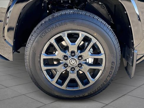 Used 2026 Toyota Tundra Platinum image 9