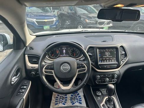 Used 2018 Jeep Cherokee Limited AWD/4WD image 18