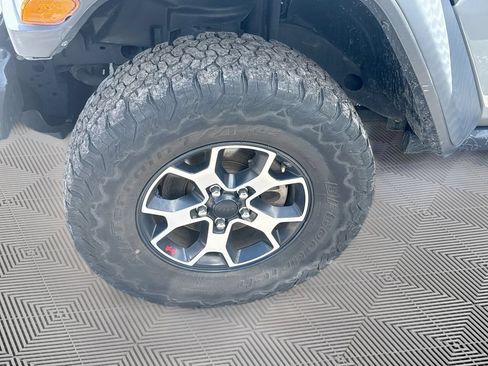 Used 2022 Jeep Wrangler Unlimited Rubicon w/ LED Lighting Group AWD/4WD image 34