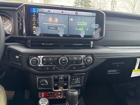 New 2025 Jeep Gladiator Rubicon w/ Convenience Group image 22