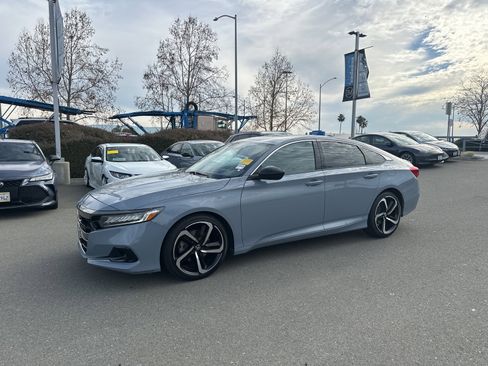 Used 2022 Honda Accord Sport image 5