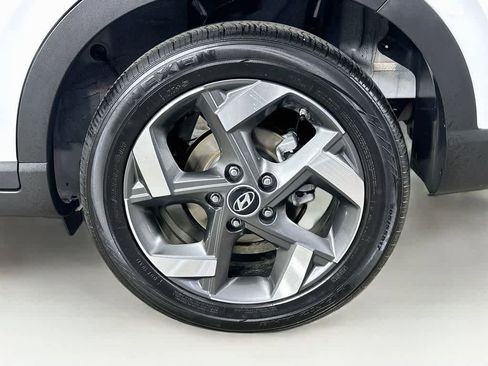 Used 2026 Hyundai Venue SEL FWD image 7