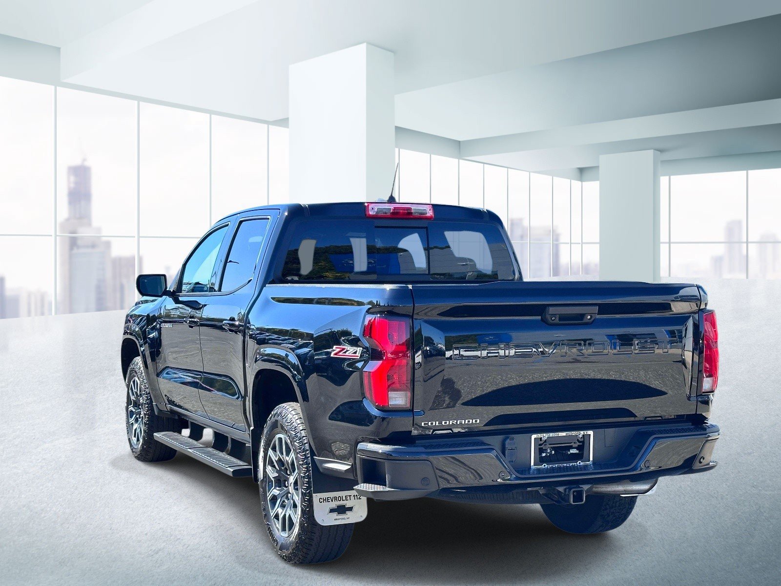 Used 2023 Chevrolet Colorado Z71 w/ Z71 Convenience Package 2 AWD/4WD image 3