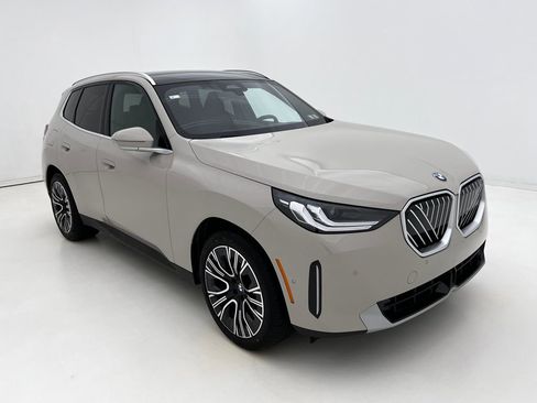 Certified 2025 BMW X3 xDrive30i w/ Convenience Package image 2