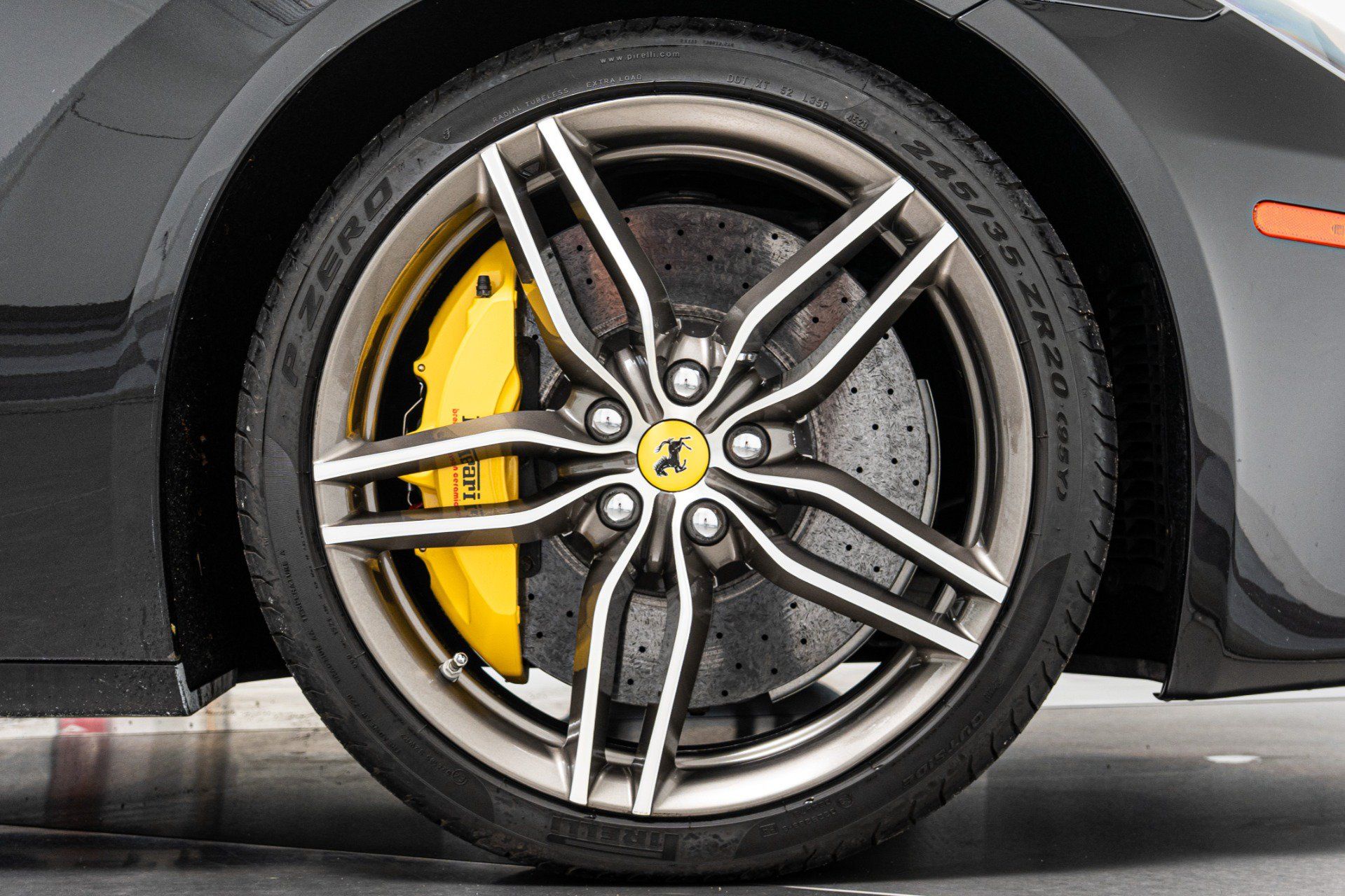 Used 2014 Ferrari FF AWD/4WD image 40