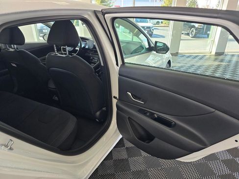 New 2026 Hyundai Elantra Hybrid FWD image 37