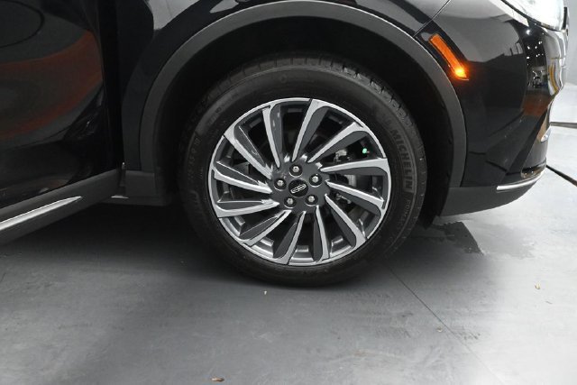 Certified 2023 Lincoln Corsair Reserve AWD/4WD image 32