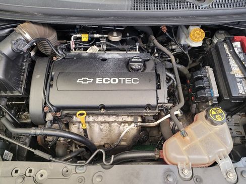 Used 2016 Chevrolet Sonic LT image 30