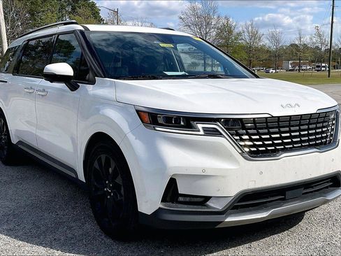 Used 2024 Kia Carnival SX Prestige image 1