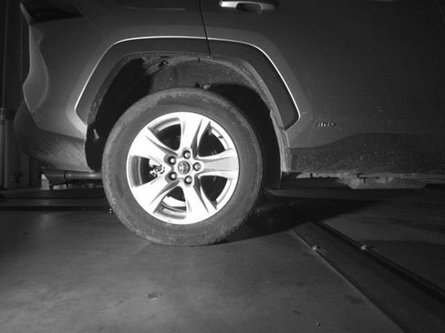 Used 2020 Toyota RAV4 LE AWD/4WD image 7