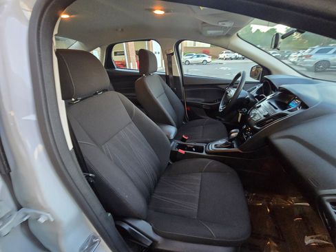 Used 2017 Ford Focus SE image 10