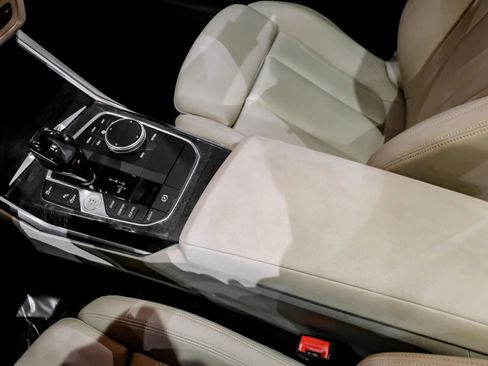 Used 2020 BMW 330i Sedan w/ Convenience Package image 31