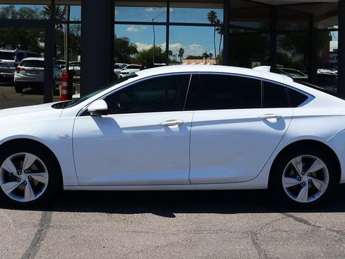 Used 2018 Buick Regal Preferred w/ Sights and Sounds Package image 8