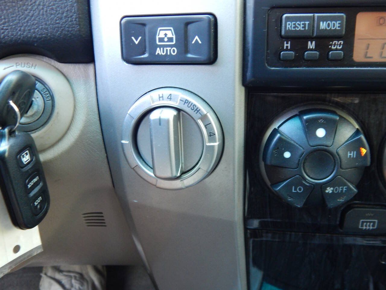 Used 2006 Toyota 4Runner Limited AWD/4WD image 25