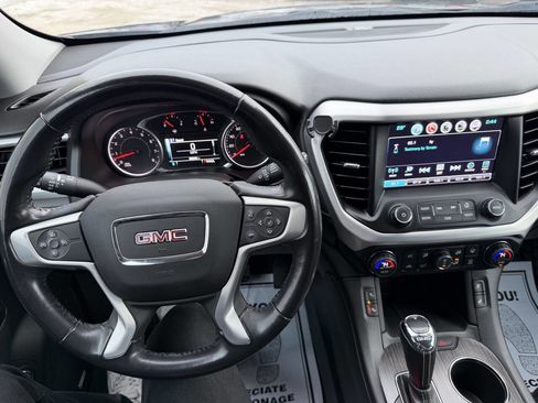 Used 2018 GMC Acadia SLT image 11