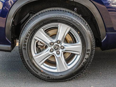 Certified 2023 Toyota Highlander LE image 29