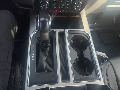 Used 2020 Ford F150 Lariat image 11