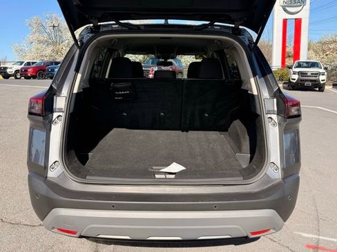 Certified 2023 Nissan Rogue SV image 18