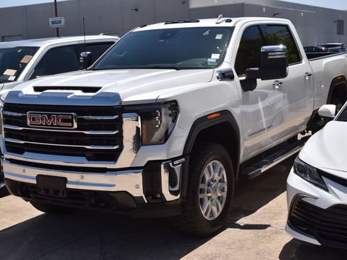 Used 2024 GMC Sierra 2500 SLT w/ Texas SLT Premium Package AWD/4WD image 2