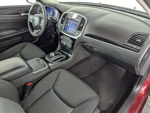 Used 2023 Chrysler 300 Touring image 33