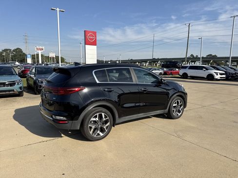 Used 2022 Kia Sportage EX w/ EX Technology Package image 11