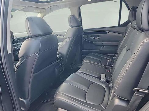 Used 2023 Honda Pilot Touring image 19
