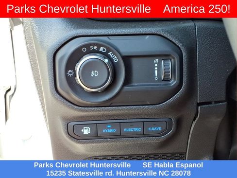 Used 2023 Jeep Wrangler Unlimited Sahara AWD/4WD image 16