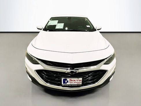 Used 2020 Chevrolet Malibu RS FWD image 2