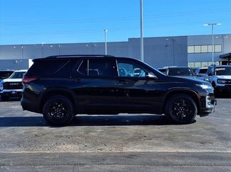 Used 2023 Chevrolet Traverse LT w/ Midnight/Sport Edition video 2