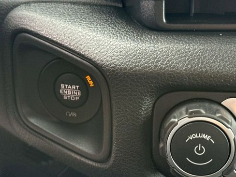 New 2026 Jeep Gladiator Sport image 28