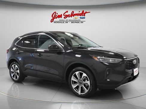 Used 2025 Ford Escape Platinum AWD/4WD image 2