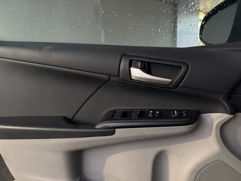 Used 2012 Toyota Camry LE image 14
