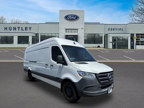 Used 2024 Mercedes-Benz Sprinter 2500 w/ Acoustic Package image 3