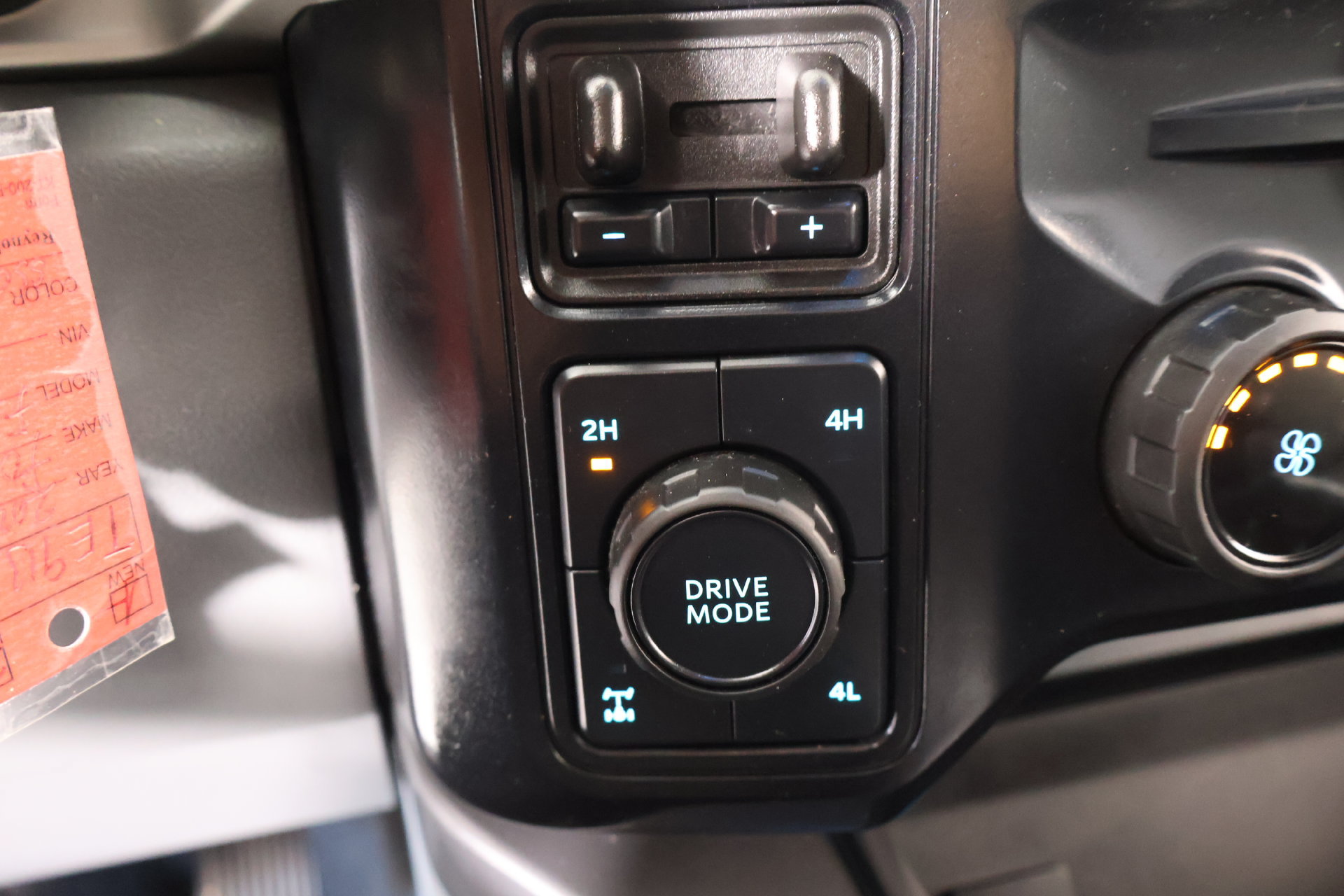 Used 2024 Ford F250 XLT w/ FX4 Off-Road Package AWD/4WD image 7