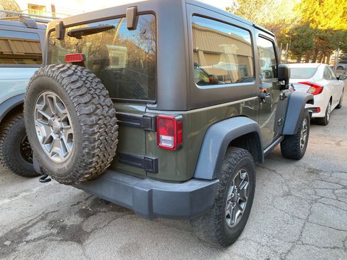 Used 2015 Jeep Wrangler Rubicon w/ Power Convenience Group image 5