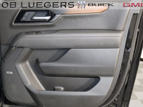 Used 2026 GMC Yukon XL Denali w/ Denali Reserve Package AWD/4WD image 15