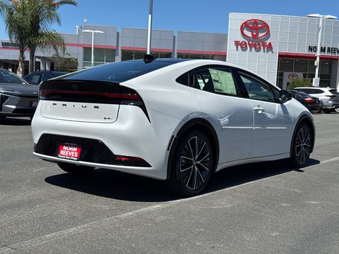 New 2027 Toyota Prius Limited FWD image 13