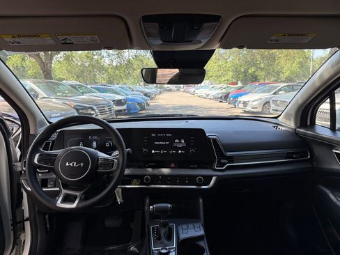 Used 2025 Kia Sportage LX FWD image 31