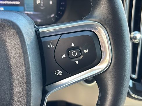 Certified 2026 Volvo XC40 B5 Plus AWD/4WD image 17